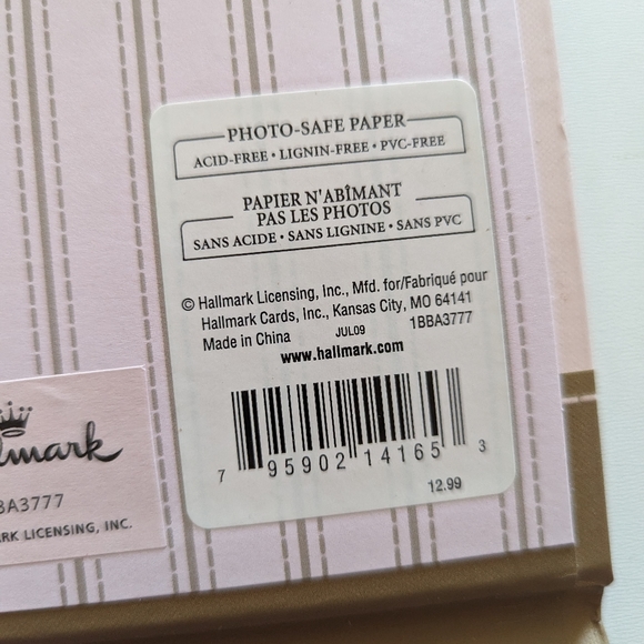 2 new Hallmark Albums - Picture 2 of 4